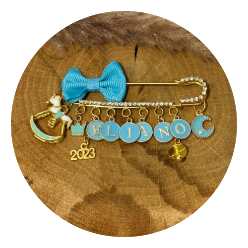 Modell Eliano in babyblau mit Halbmond